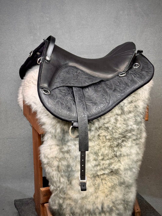 Trailmaster Westy Bareback Pad in black leather with embossed floral leather panels